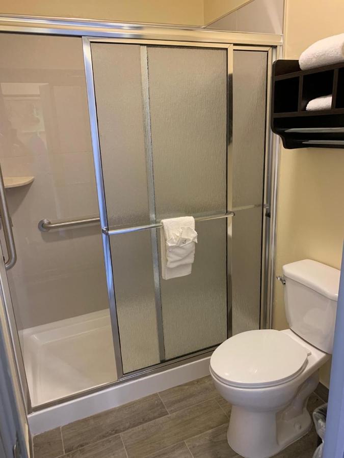 Homestay Inn & Suites Edinburg Ngoại thất bức ảnh